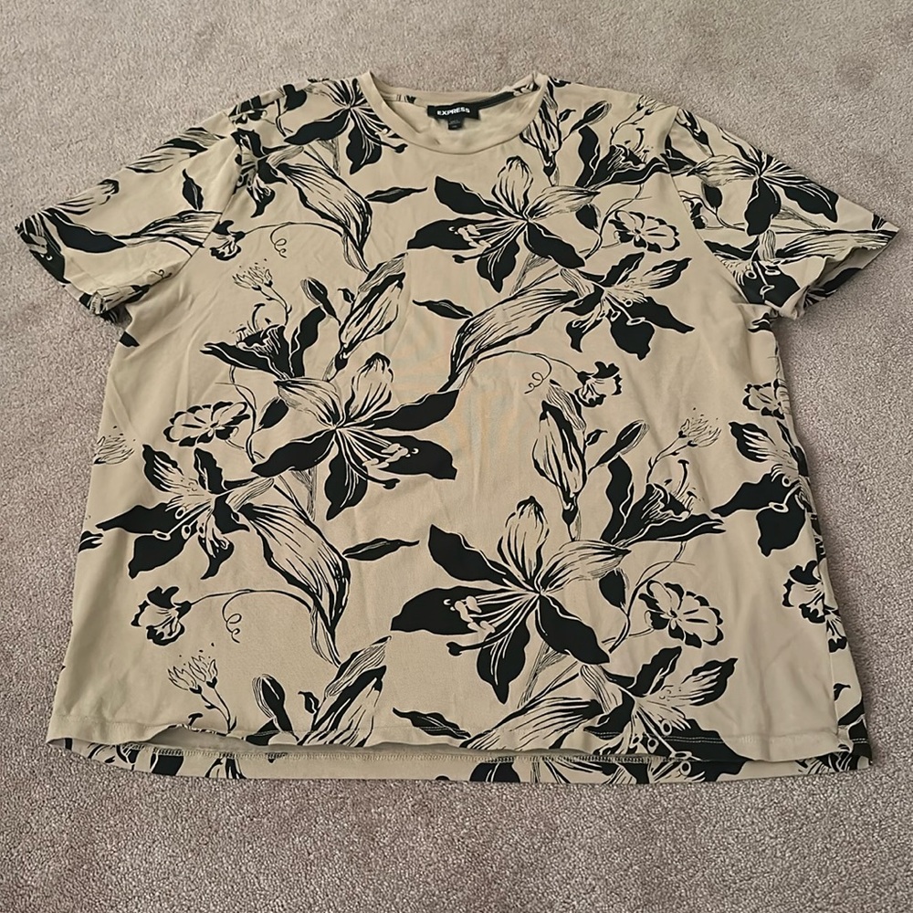 Men’s Express tshirt